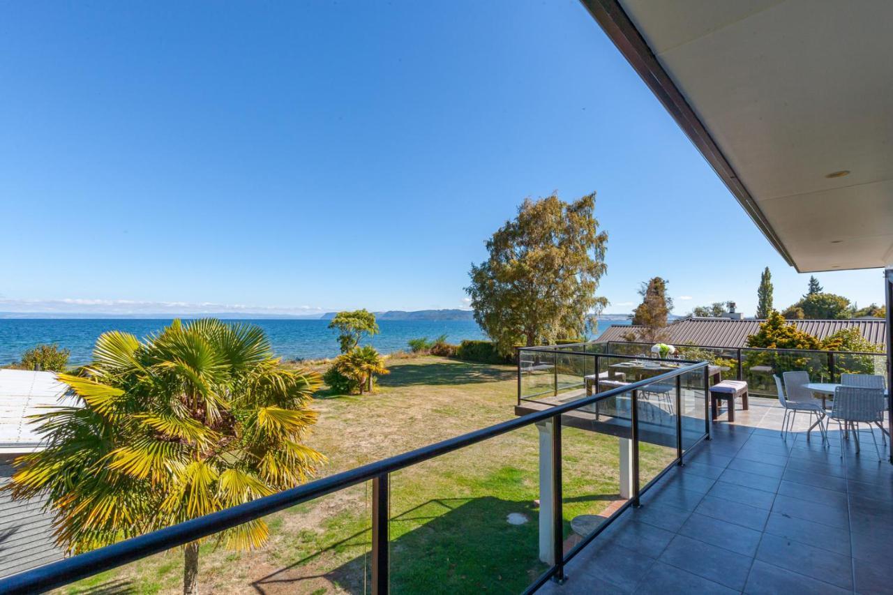 Lakefront Villa - Waitahanui Holiday Home المظهر الخارجي الصورة