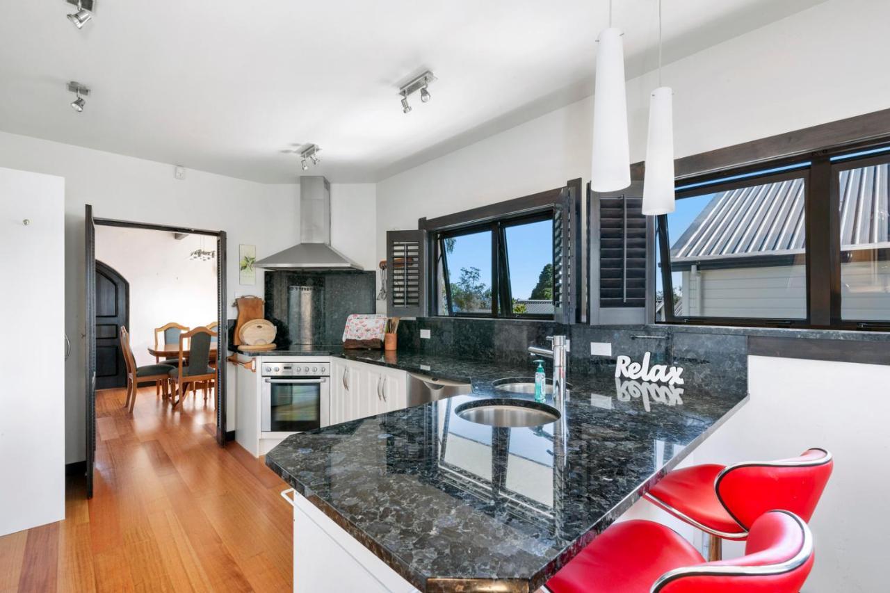 Lakefront Villa - Waitahanui Holiday Home المظهر الخارجي الصورة